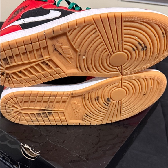 Jordan Black and Red Sneakers with Malachite Accents - Picture 5 of 9